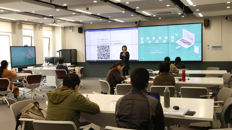 叉车考试倒库技巧注意事项：轻松掌握，安全无忧